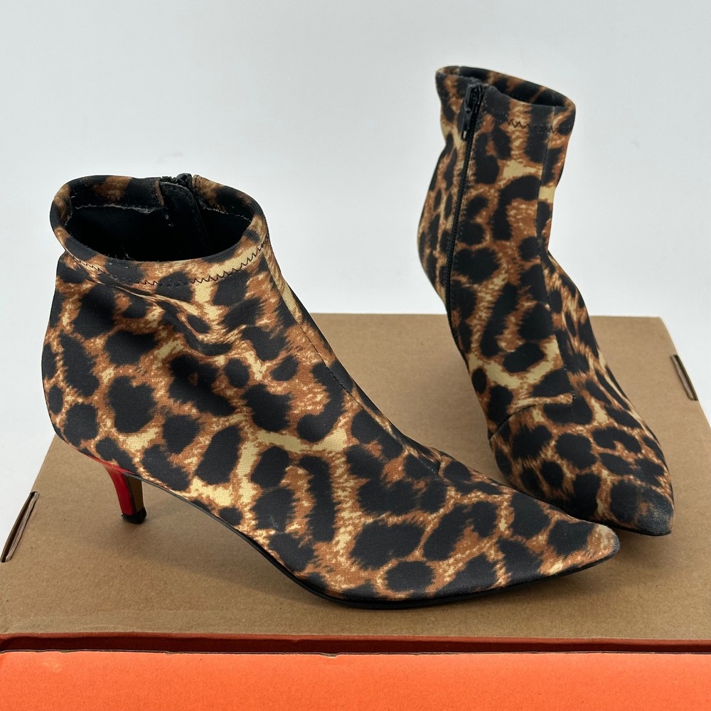 Betsey Johnston Roma Leopard Print Mini Kitten Heel Ankle Pointed Bootie Boot 6M